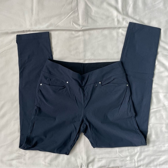 PGA TOUR Women's Pull-on Golf Pant with Tummy Control Medium Navy - Picture 4 of 10